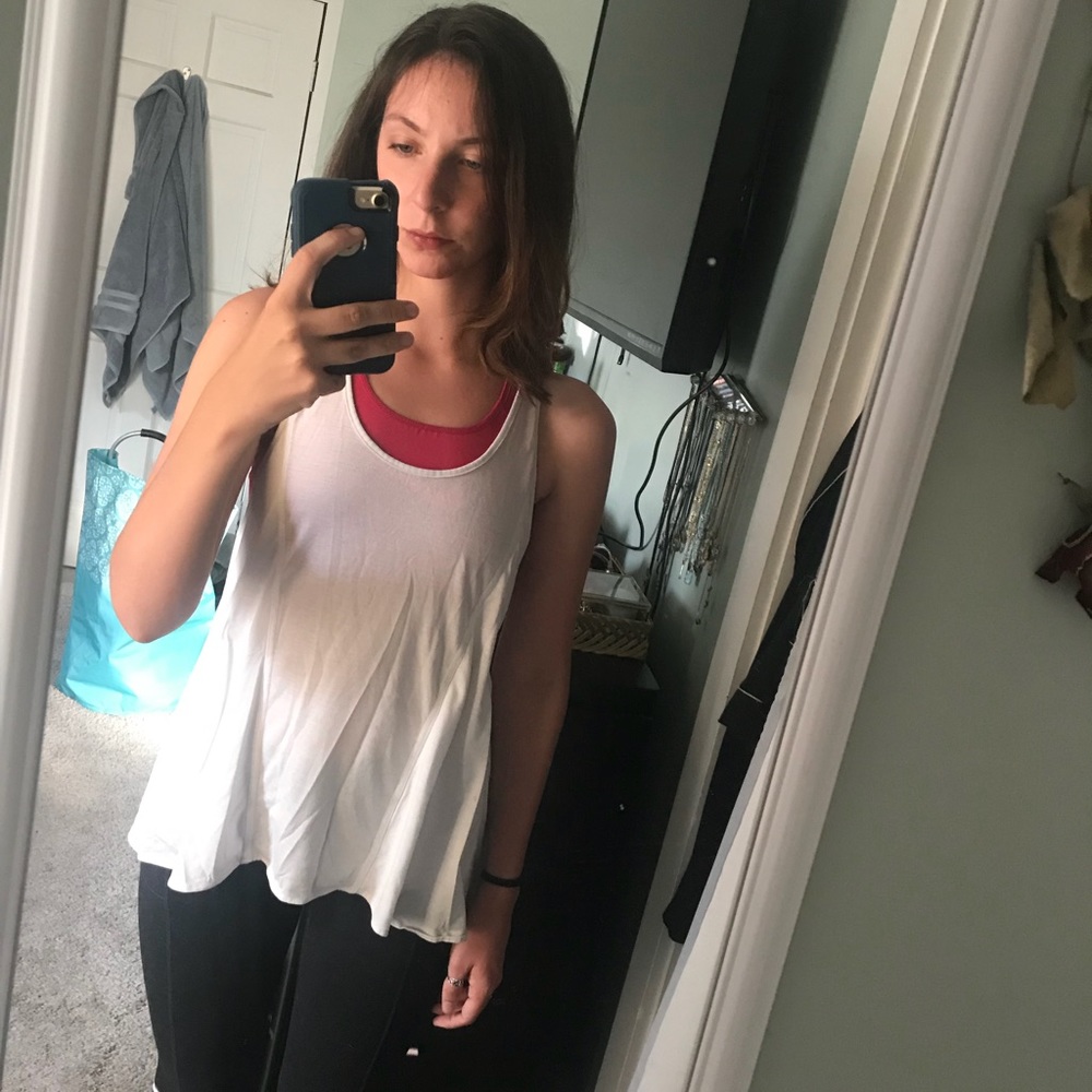 Alō workout top.